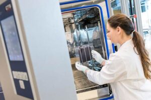 Oxford PV sperimenta celle solari Si-perovskite