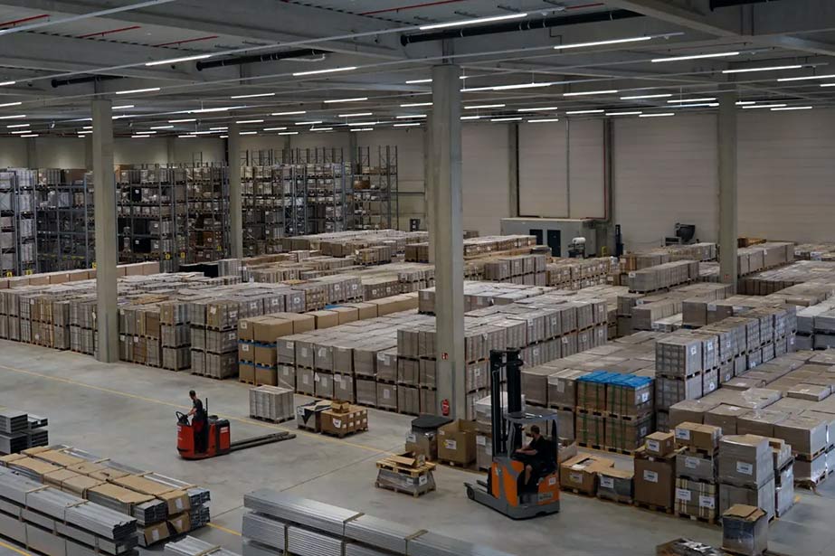 magazzino logistico